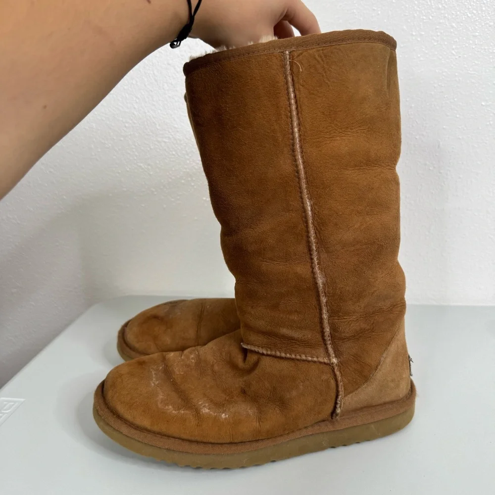 Ugg‎ Classic Tall 5815 Brown Boots Size 8